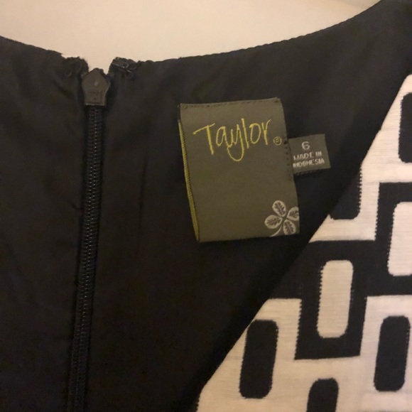 Black and cream shift dress - Picture 2 of 3